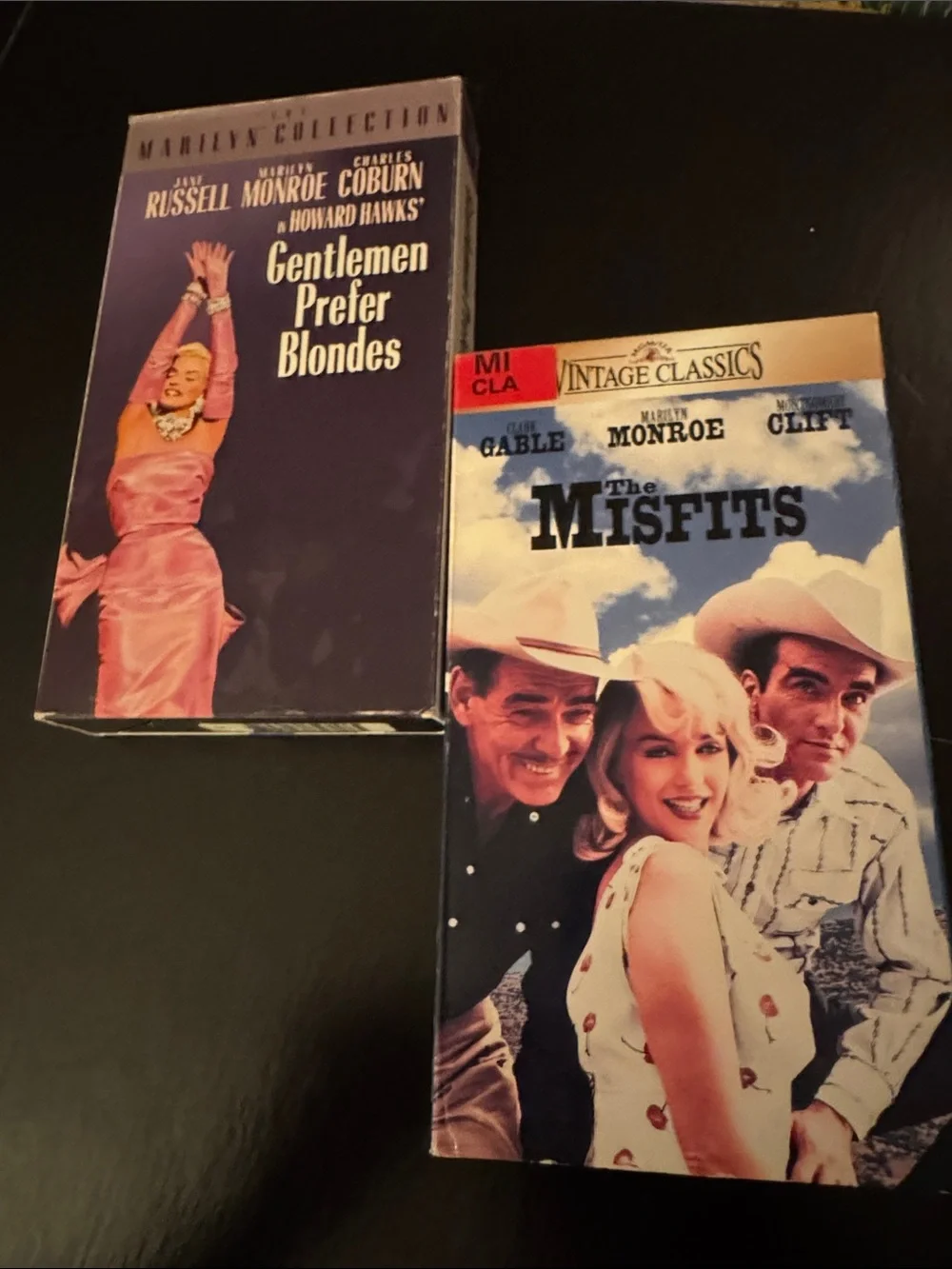 Marilyn Monroe VHS 📼 lot of 2 movies _ The MISFITS & Gentlemen Prefer Blondes 💫